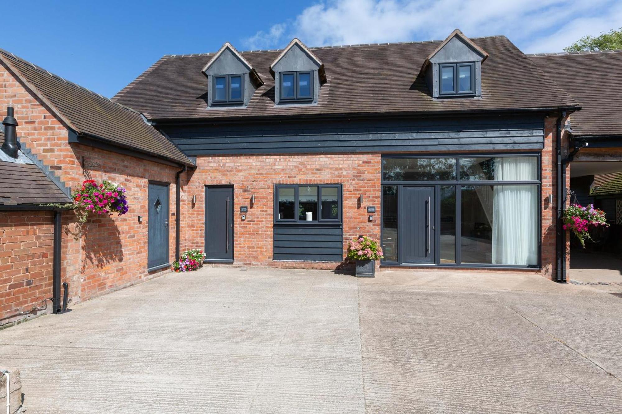 The Caradoc Villa Shrewsbury Exterior photo