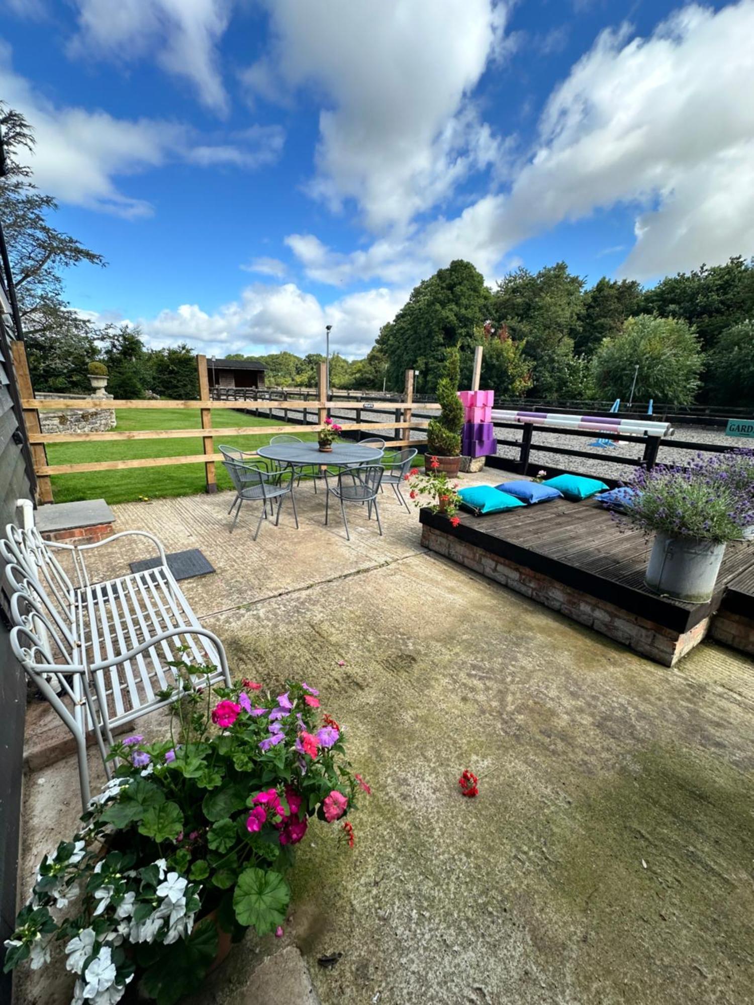 The Caradoc Villa Shrewsbury Exterior photo